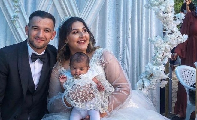 Urfalı gelin düğününü bebeğiyle yaptı