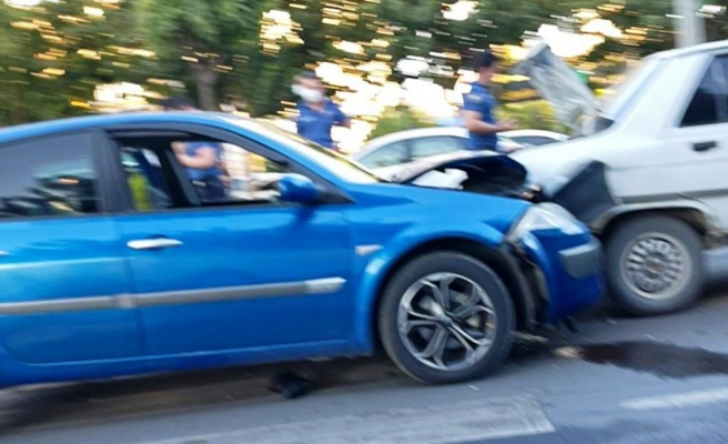 Şanlıurfa'da 4 araç birbirine girdi!