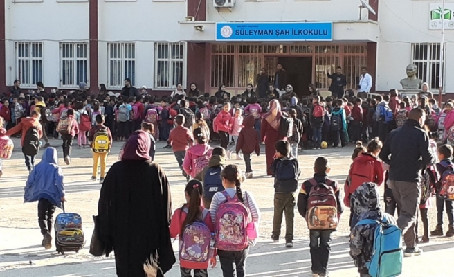 Savaş ve pandemi mağduru ilçede okullar açıldı