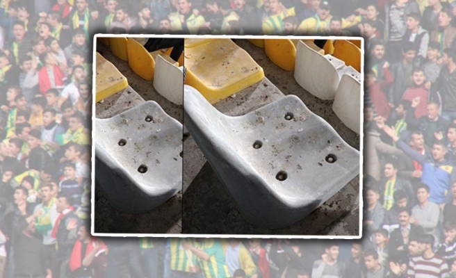 11 Nisan Stadyumu pislik içinde!