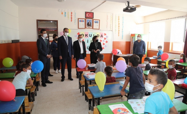 Kuş’tan öğrencilere kırtasiye malzemesi desteği