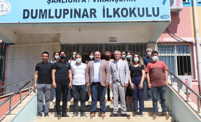 Ekinci, okulun ilk günü öğrencileri yalnız bırakmadı