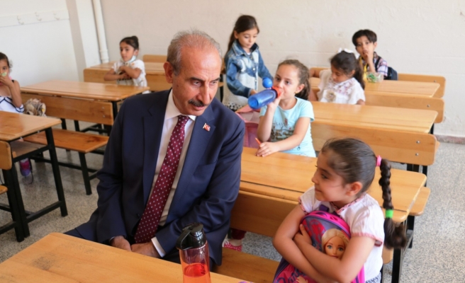 Yalçınkaya, minik öğrencilerin heyecanına ortak oldu