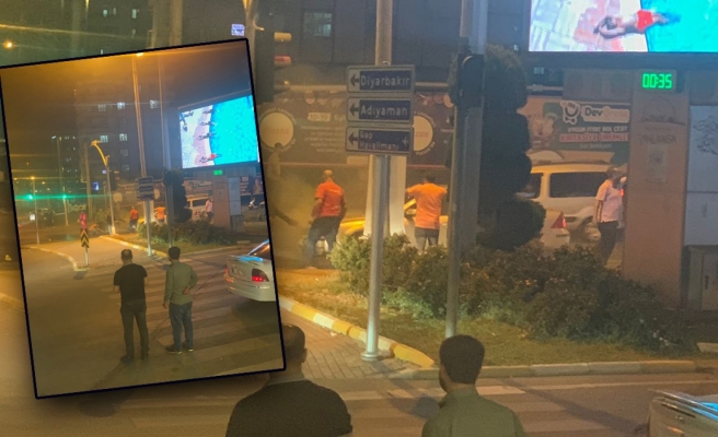 Araç motorundaki yangına itfaiyeden hızlı müdahale