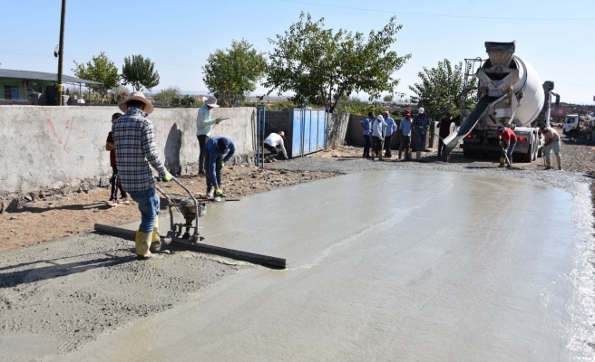 Siverek'te engelli bireylerin yol sorunu çözüme kavuşuyor