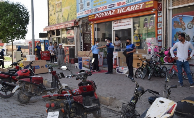 Viranşehir'de zabıtadan kaldırım işgali denetimi