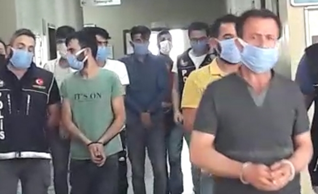 Şanlıurfa'da sokak satıcılarına baskın: 10 gözaltı