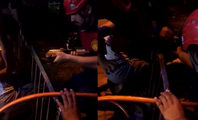 Ayağı demir korkuluğa sıkışan çocuğu itfaiye kurtardı!