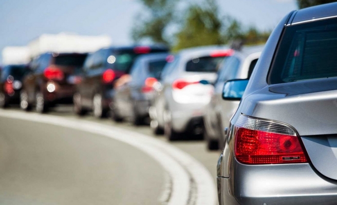 Ticaret Bakanlığı, düşmeyen sıfır araçlarla ilgili harekete geçti