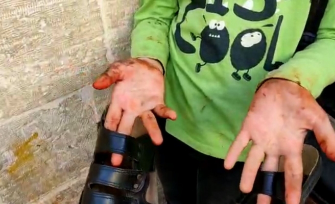 Kalem değil ayakkabı boyası tutan ellere Rahmet Derneği'nden yardım eli