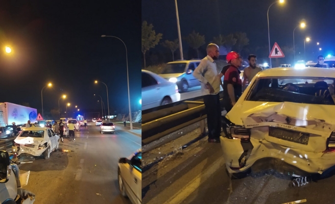 Urfa'da 5 araç birbirine girdi: 2 yaralı