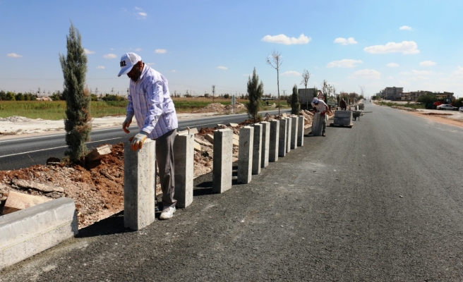 Akçakale-Şanlıurfa yolunda ışıklandırma çalışmaları