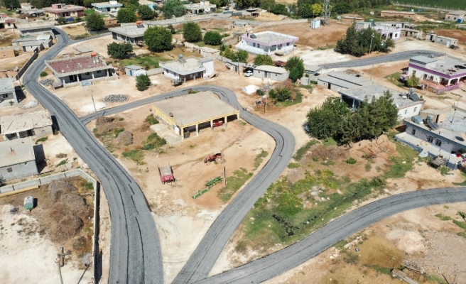 Harran’da köy içi yollar asfaltla buluştu