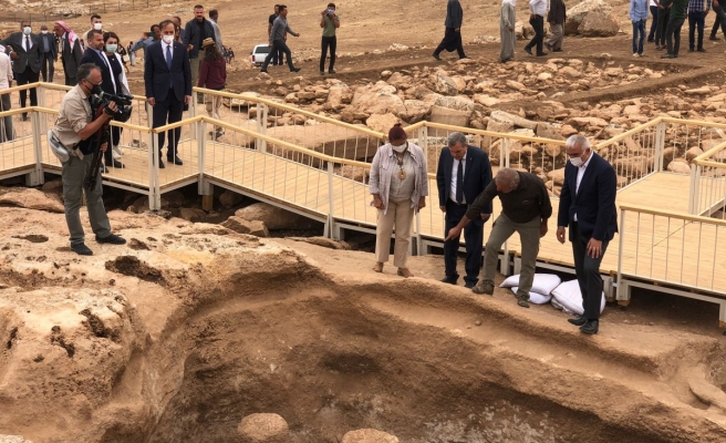 Bakan Ersoy’un katılımıyla Karahantepe ziyarete açıldı