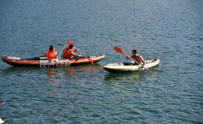 Doğaseverler Takoran Vadisinin tadını çıkarıyor