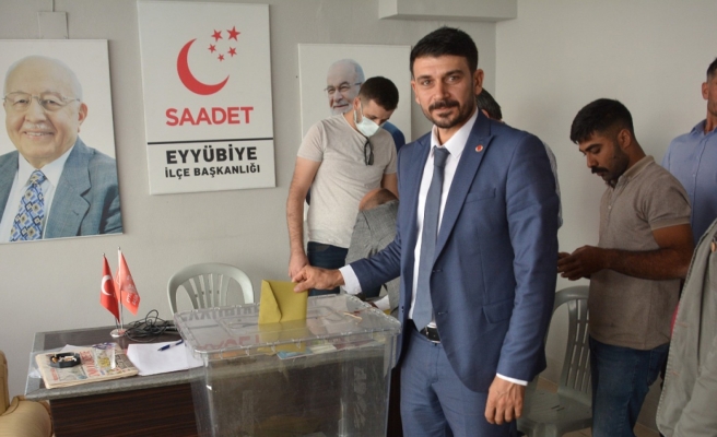 Saadet Partisi’nde Başkan Şeyhanlı, güven tazeledi
