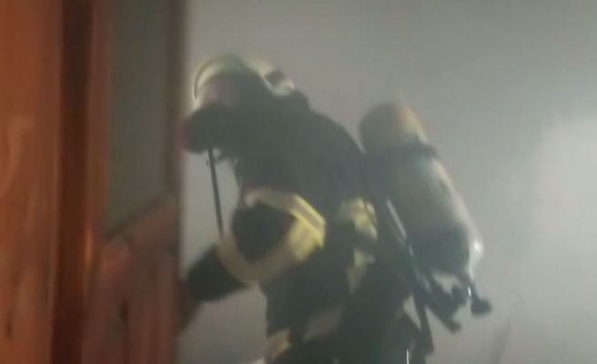 Madde bağımlıları eski DEDAŞ binasını yaktı!