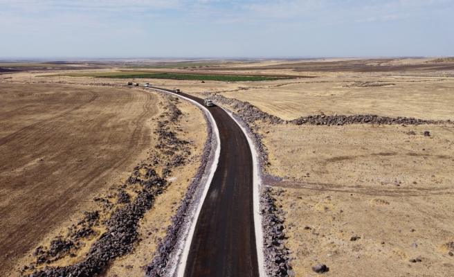 Siverek kırsalında sathi asfalt çalışması tamamlandı