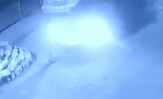 Urfa'da otomobil çocuğu göz göre göre ezdi!