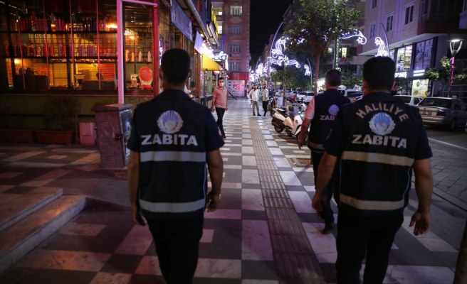 Zabıta ekiplerinden gece denetimi