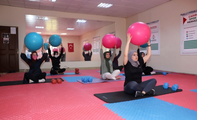 Karaköprü’de kadınlar spor yapıyor