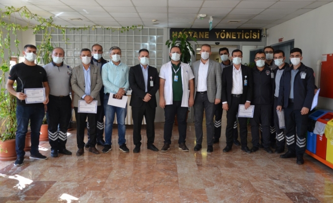 Hastanede hırsızı yakalayan güvenlik görevlilerine teşekkür belgesi