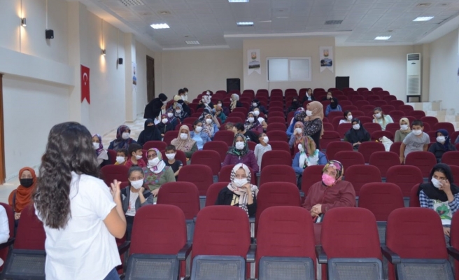 Kursiyerlere eğitim semineri verildi