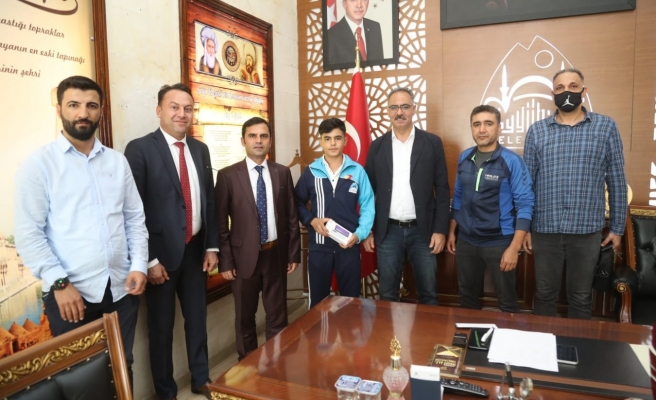 Dereceye giren sporcular ödüllendirildi