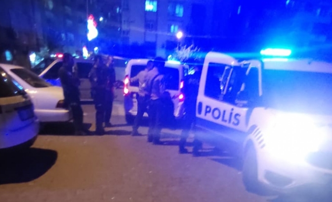 Bekçilerin şüphe üzerine durdurduğu kadından tüfek çıktı!