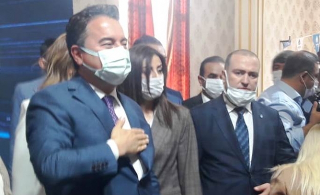 Babacan’a Şanlıurfa'da davullu zurnalı karşılama