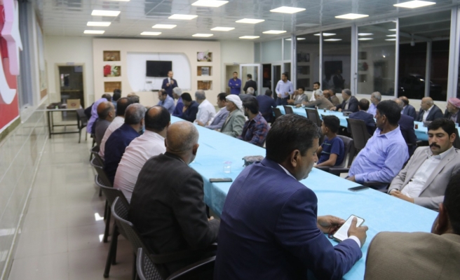 Akçakaleli muhtarlara yemek