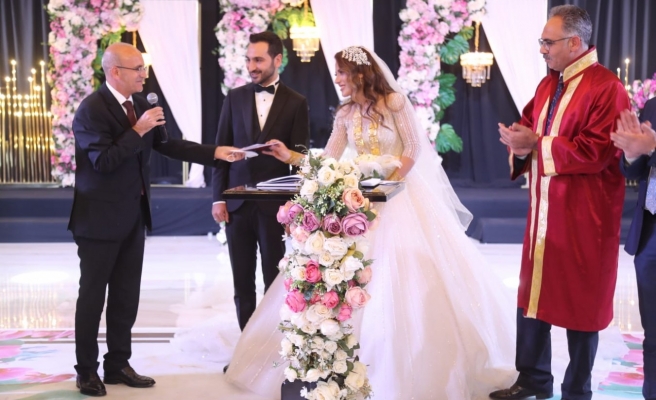 Eski Bakan Şanlıurfa'ya geldi