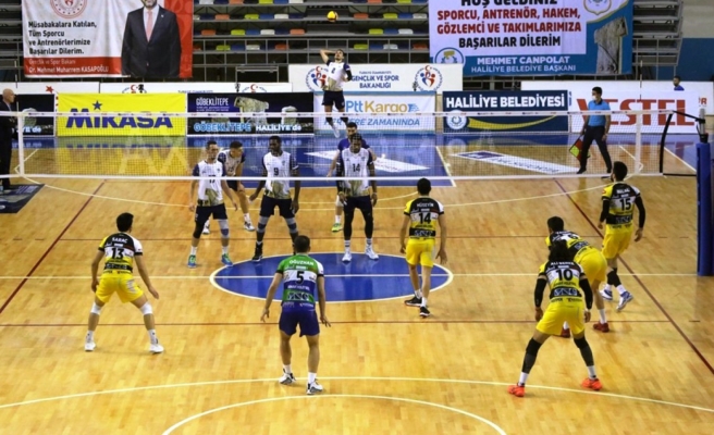 Voleybolda Urfa derbisi heyecanı