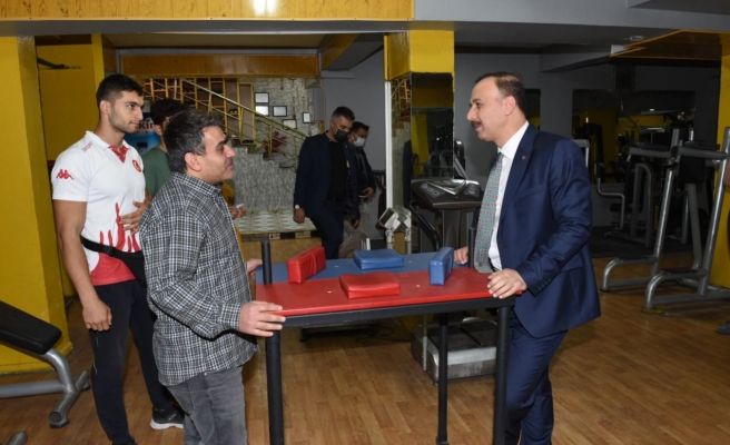 Vali Erin şampiyonları tebrik etti