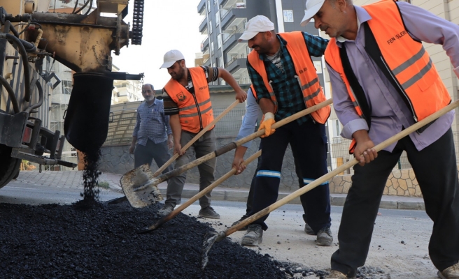 Deforme olan yollarda asfalt çalışması