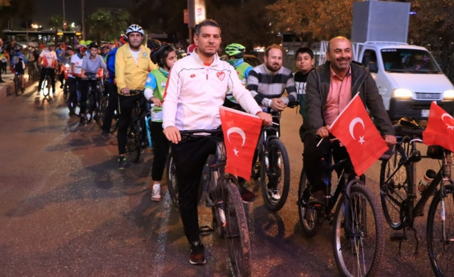Şanlıurfalılar Cumhuriyet için pedal çevirdi