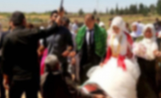 Suruç'ta genç kız düğünde maganda kurşunuyla yaralandı