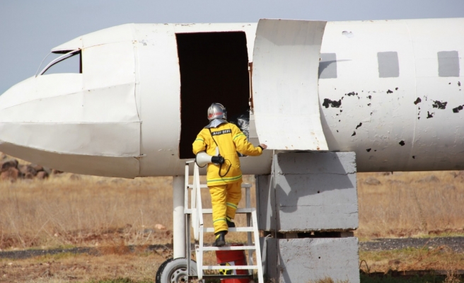Uçak kazası tatbikatı gerçeği aratmadı