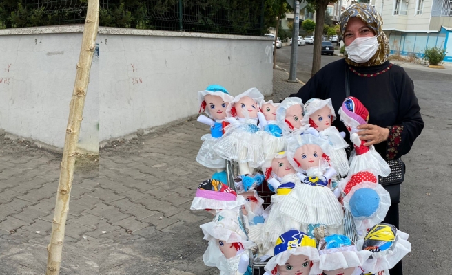 Bez bebekle geçimini sağlıyor