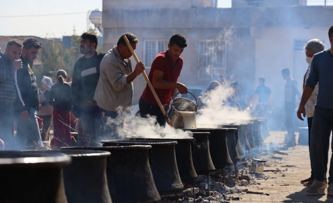 Gelenek bozulmadı... Kazan kazan Şah Muhammed Yemeği