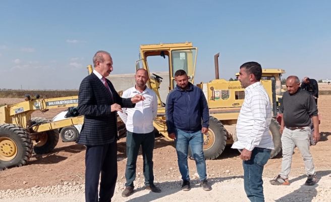 Akçakale’de kırsal mahallede yol çalışması başladı