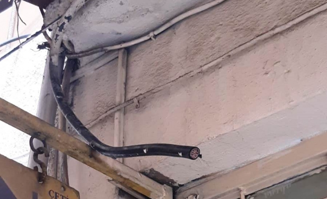 Hırsızlar internet kablosunu çaldı