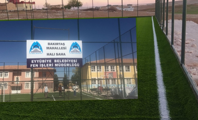 Eyyübiye’de belediyeden 2 suni çim saha