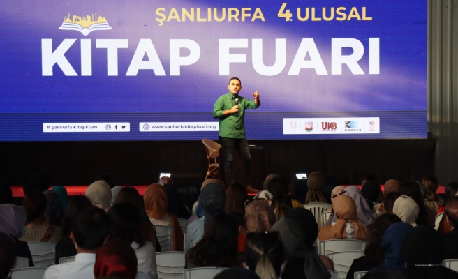 Yazar Budak okurlarıyla buluştu