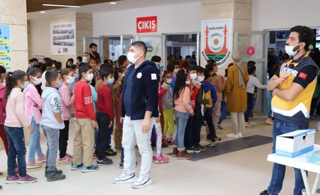 Türkiye’de ilk  “Kitap Fuarında” aşı uygulaması