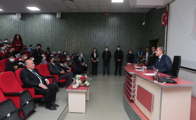 Gençler sordu Beyazgül cevapladı