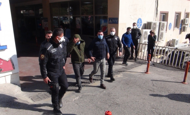 Göçmen kaçakçılığından yakalandı, cumhurbaşkanını övdü