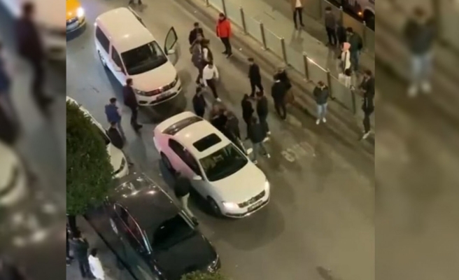 Urfa'da trafik ortasında taşlı sopalı kavga