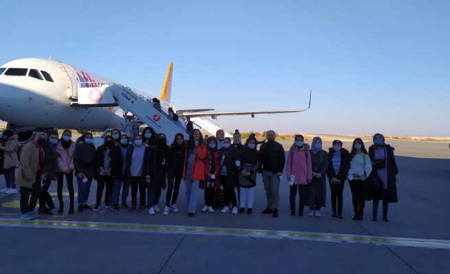 Şanlıurfalı kız öğrenciler İstanbul ve Çanakkale’yi gezdi