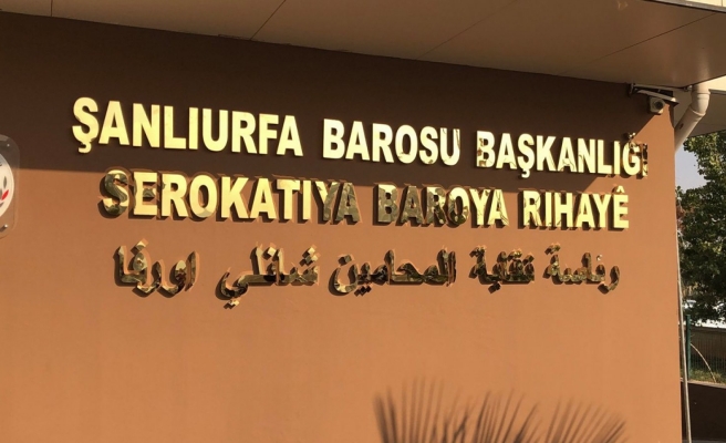 Baroya 3 dilli tabela asıldı